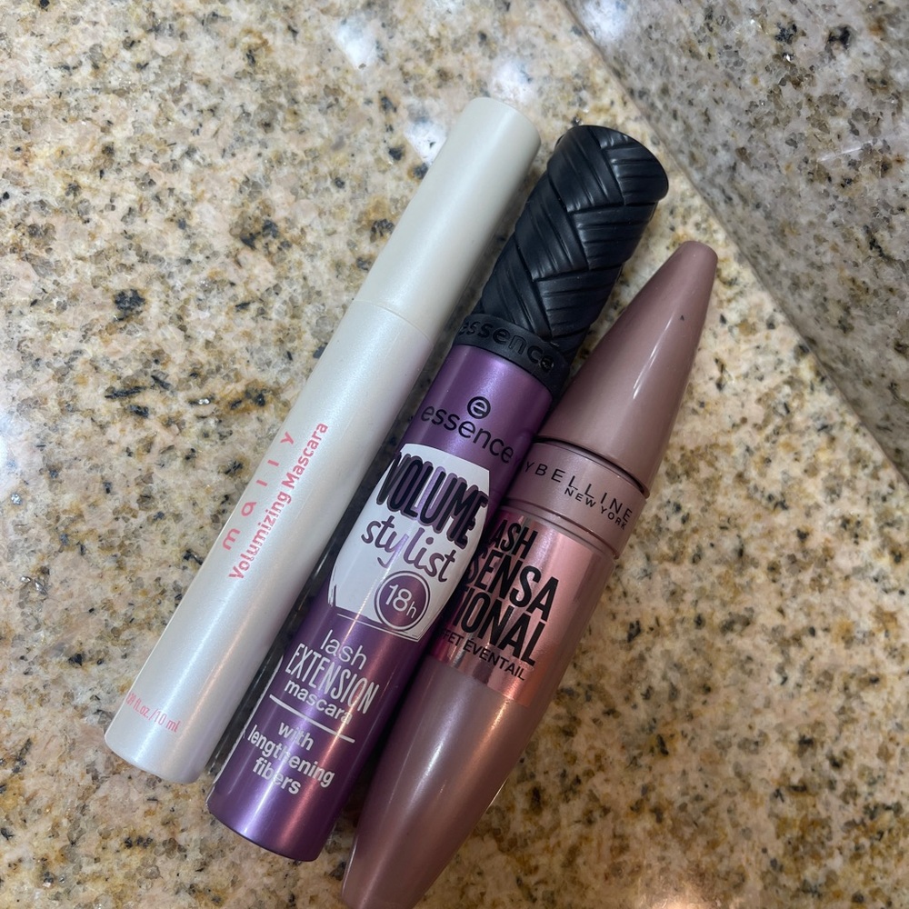 Mally Volumizing Mascara Essence Volume Lash Extension & Maybelline Lash Lot